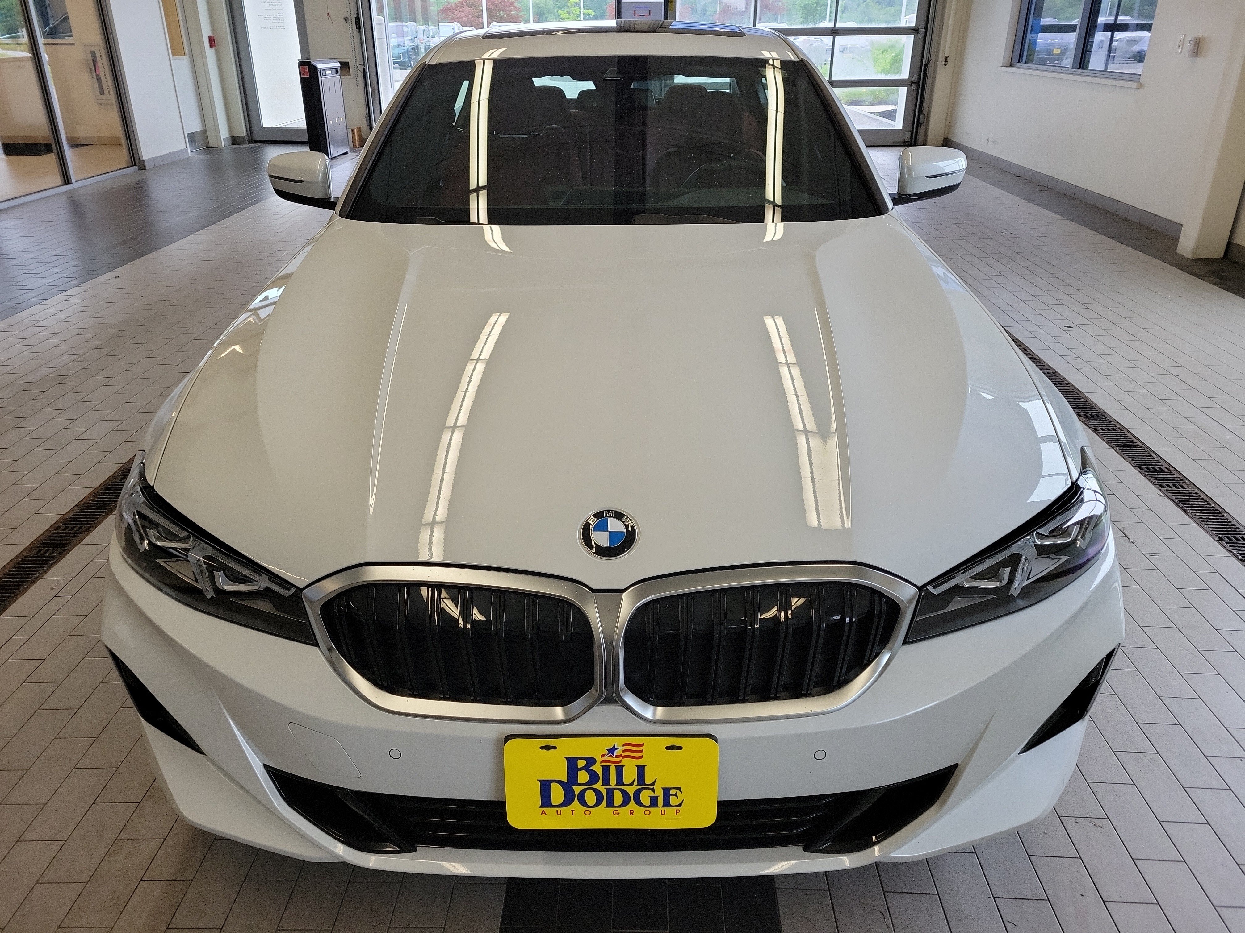 Used 2026 BMW 330i xDrive Sedan AWD/4WD image 2