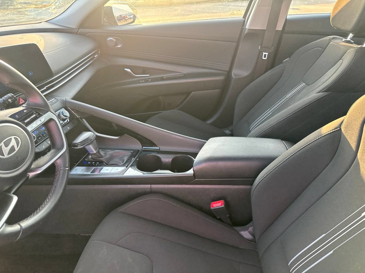 Used 2025 Hyundai Elantra SEL FWD image 38