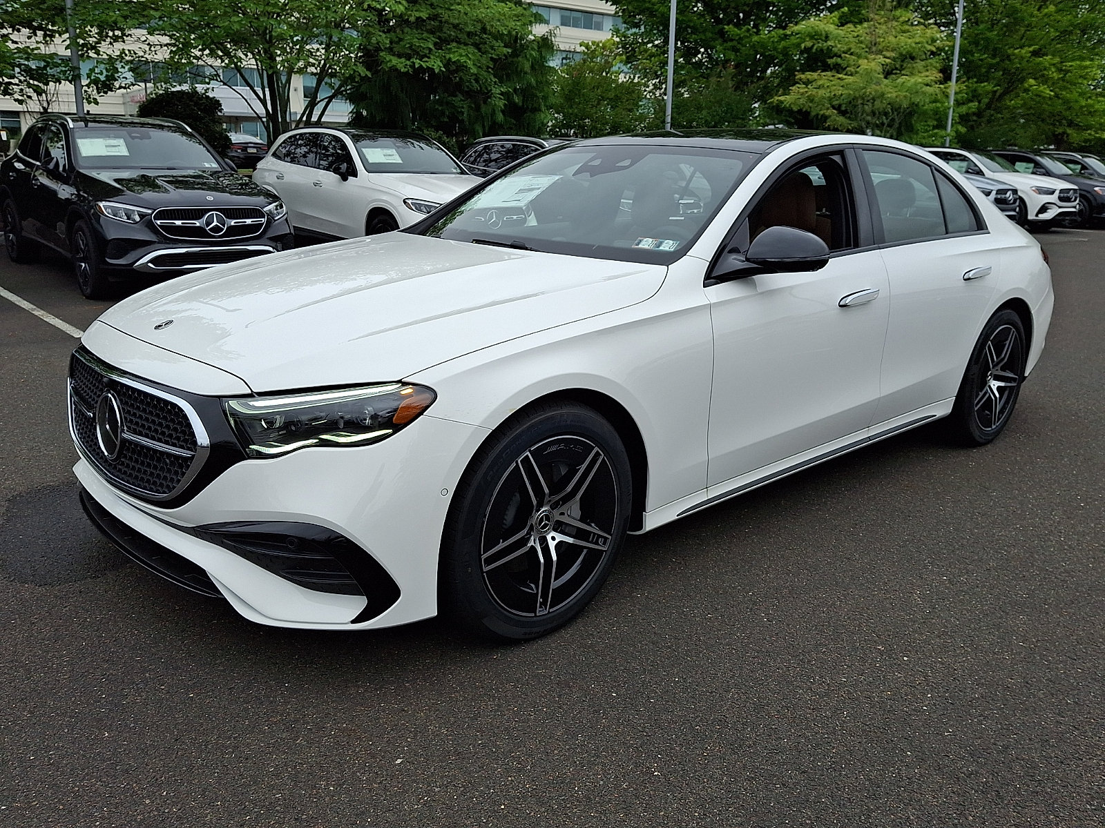New 2026 Mercedes-Benz E 350 4MATIC Sedan image 3
