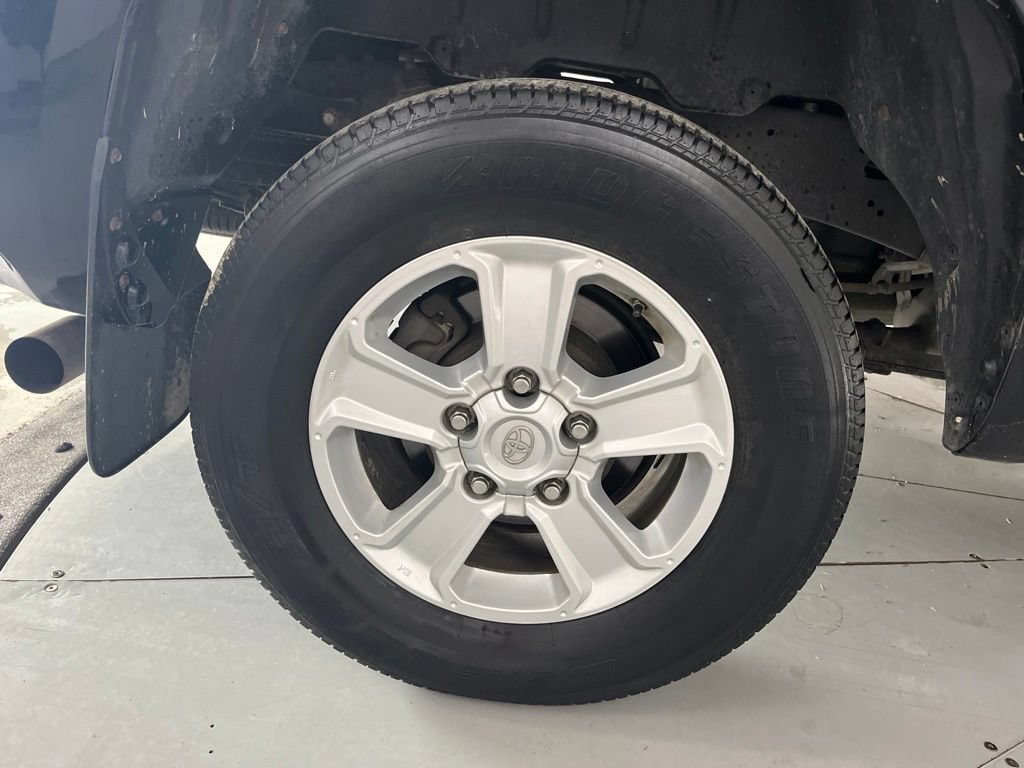 Used 2017 Toyota Tundra SR5 AWD/4WD image 16