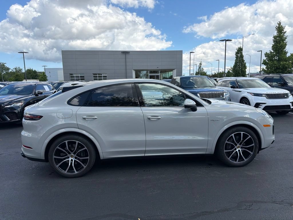 Used 2022 Porsche Cayenne E-Hybrid Coupe w/ Premium Plus Package AWD/4WD image 6