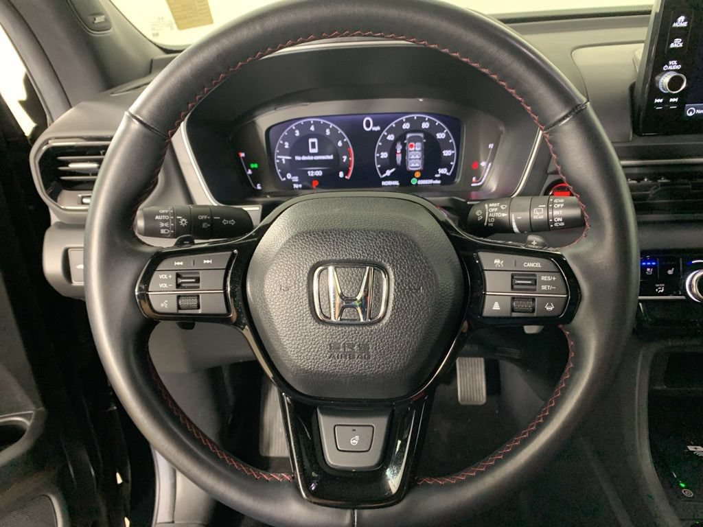 Used 2025 Honda Pilot Black Edition image 24
