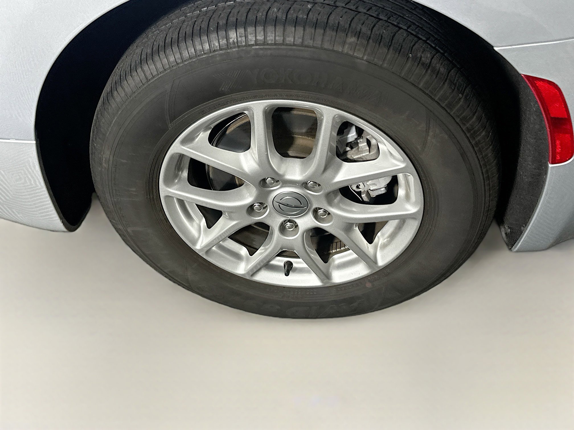 Used 2023 Chrysler Pacifica Touring-L image 11