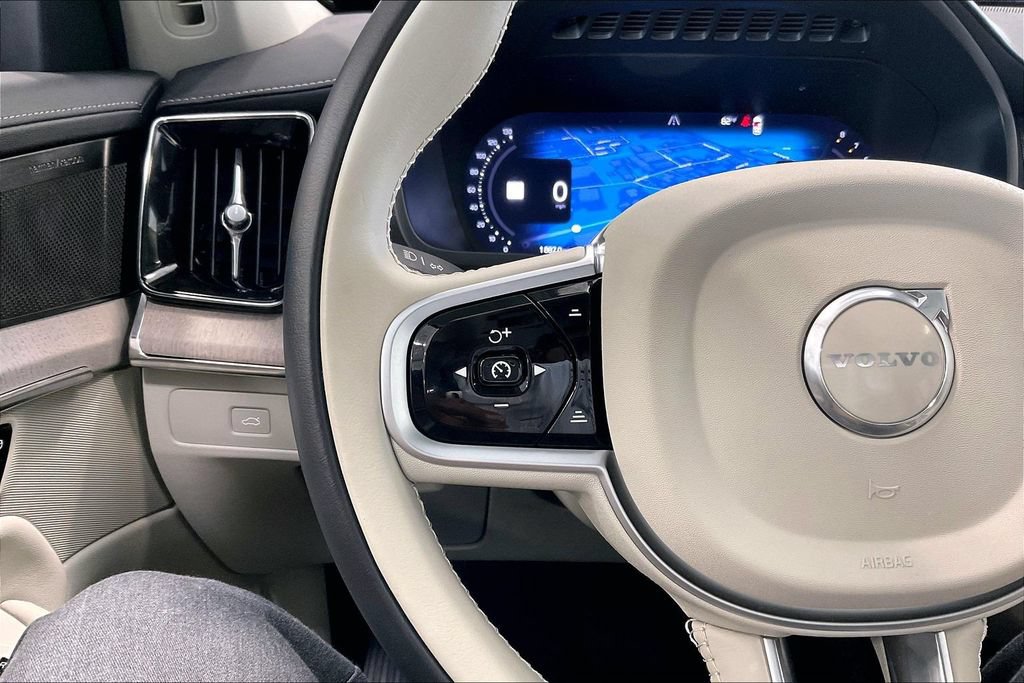 Certified 2025 Volvo XC90 B5 Ultra AWD/4WD image 12