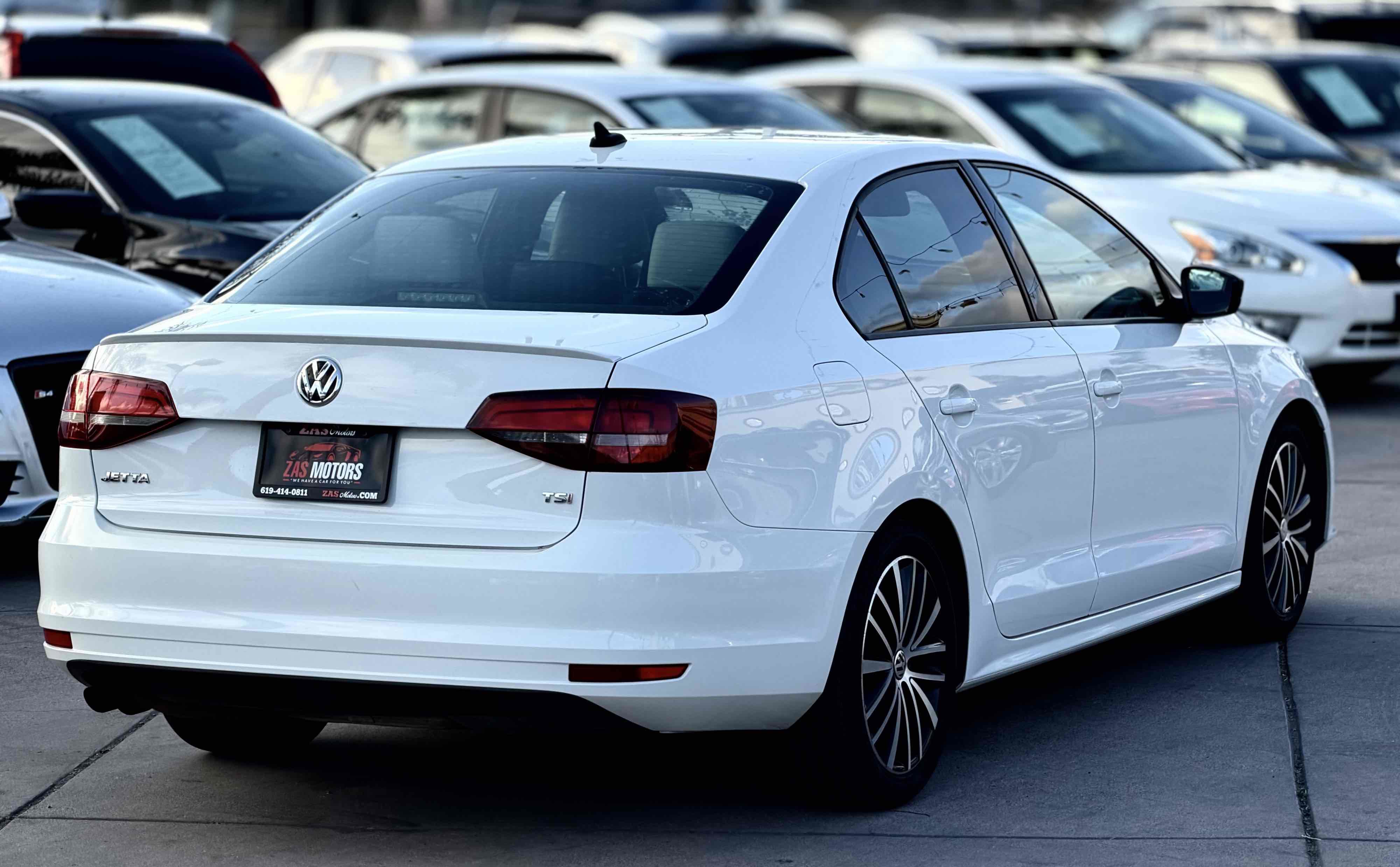 Used 2016 Volkswagen Jetta Sport image 6