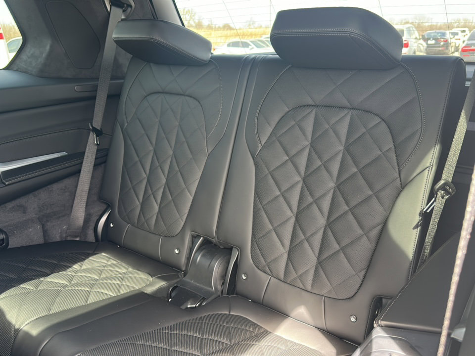 New 2026 BMW X7 xDrive40i image 18