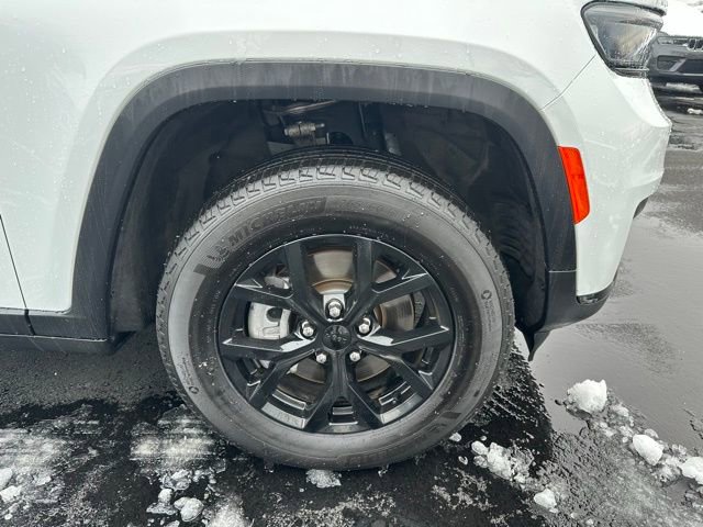 Used 2024 Jeep Grand Cherokee L Altitude image 12