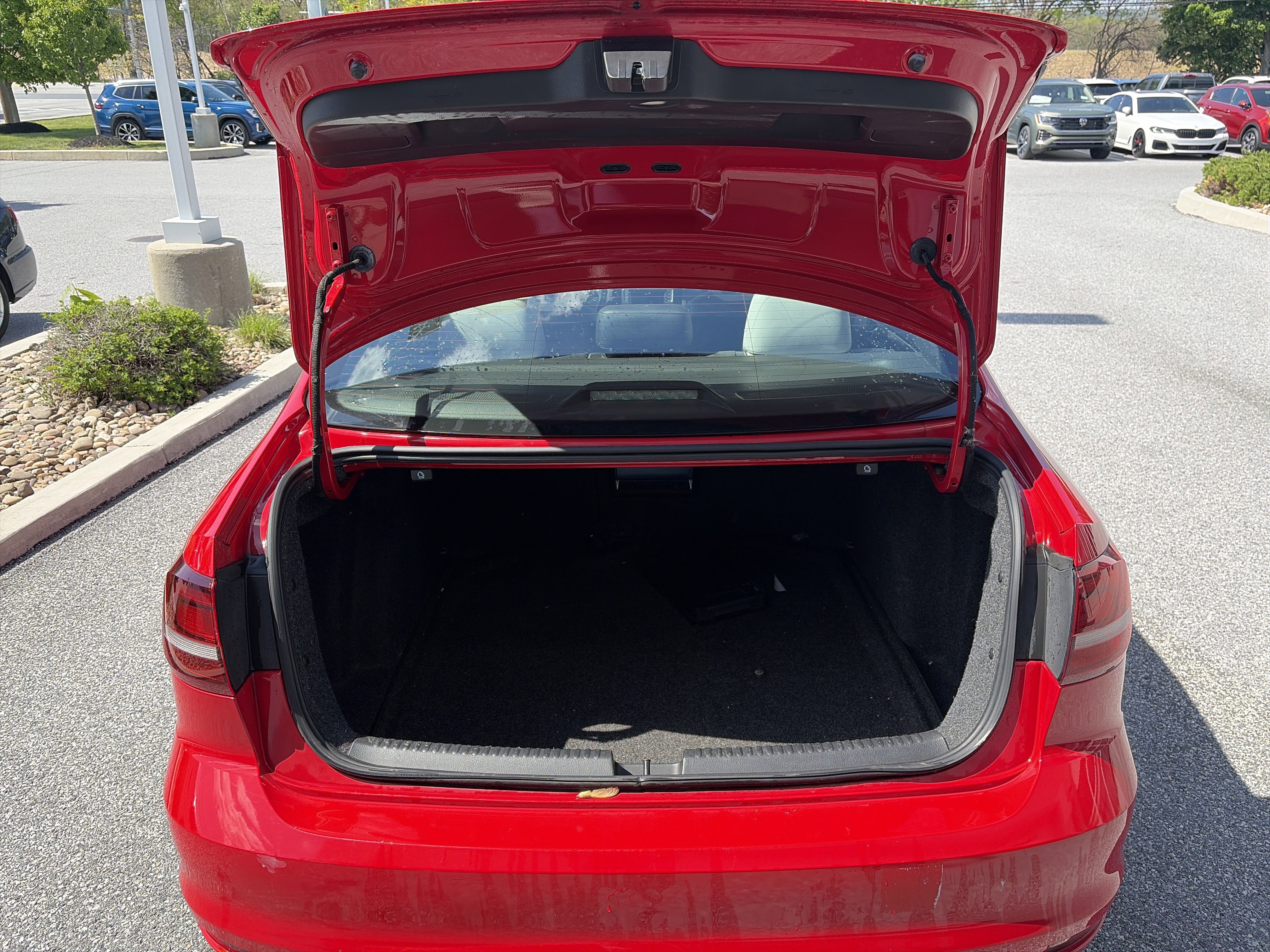 Used 2016 Volkswagen Jetta Sport w/ Lighting Package FWD image 19