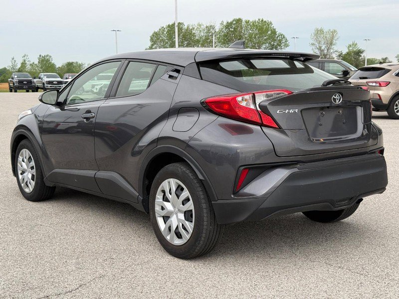 Used 2019 Toyota C-HR LE image 3