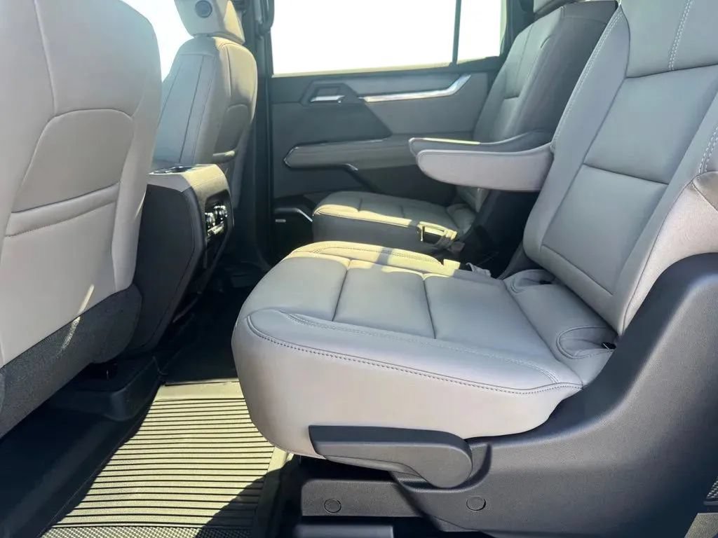 New 2027 GMC Acadia Elevation w/ Elevation Premium Package FWD image 15