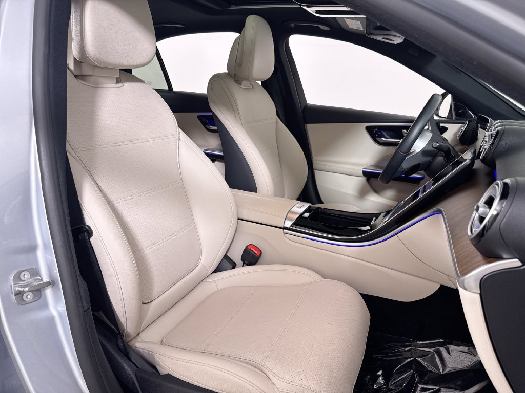 Used 2025 Mercedes-Benz C 300 Sedan image 25