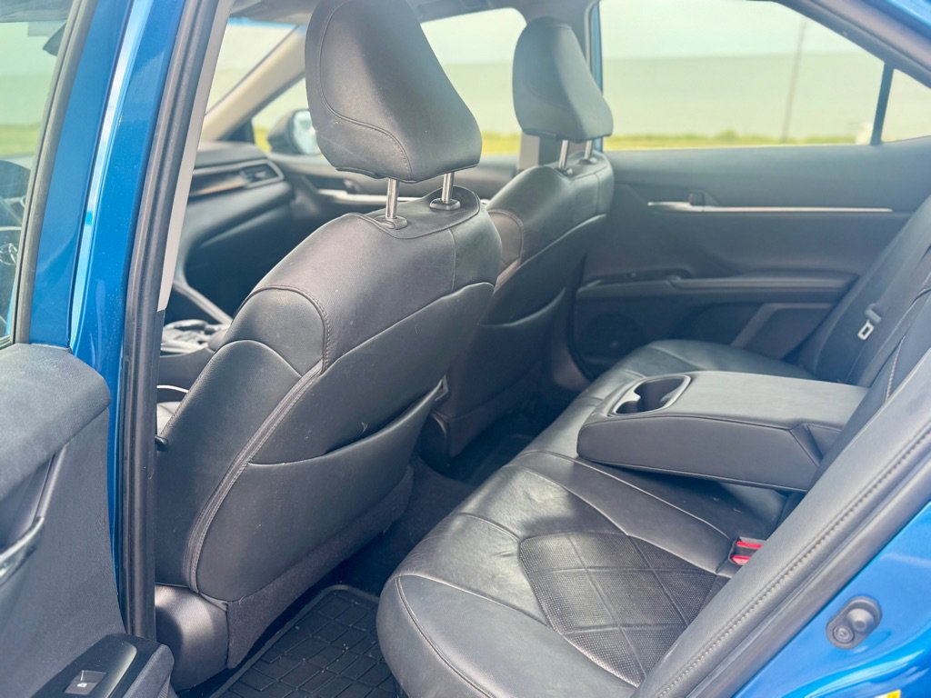 Used 2019 Toyota Camry XLE image 16