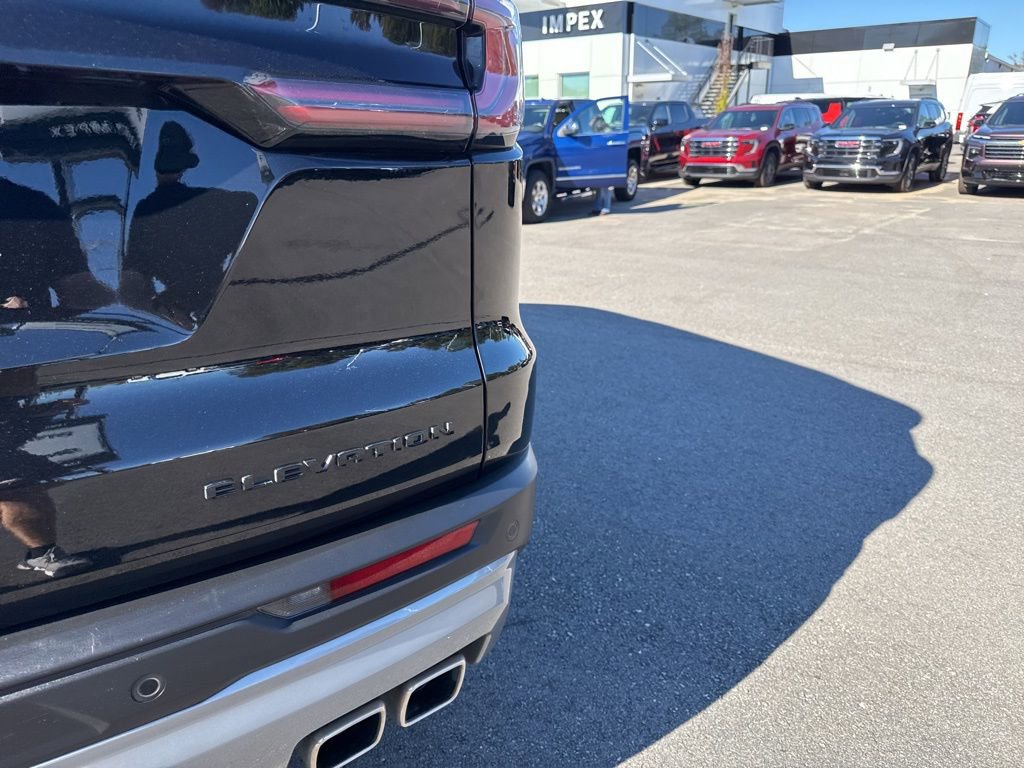 Used 2025 GMC Acadia Elevation FWD image 32