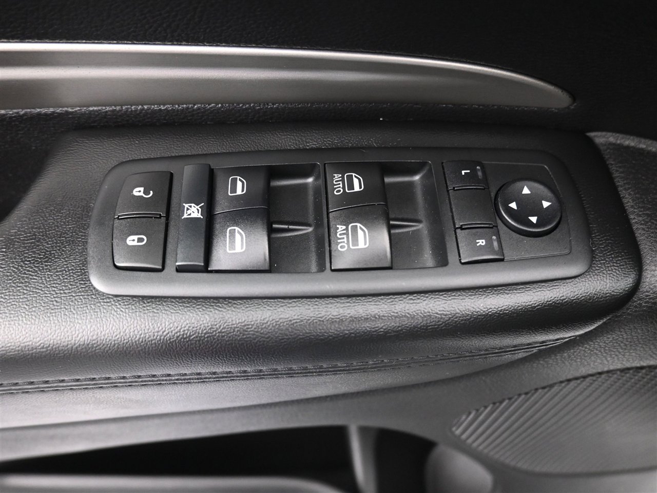 Used 2017 Dodge Durango SXT w/ 3rd Row Seating Group image 14