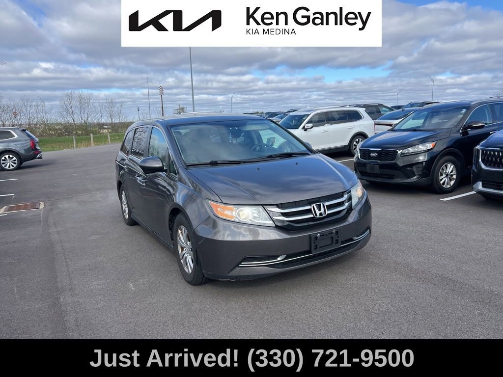 Used 2017 Honda Odyssey SE image 3