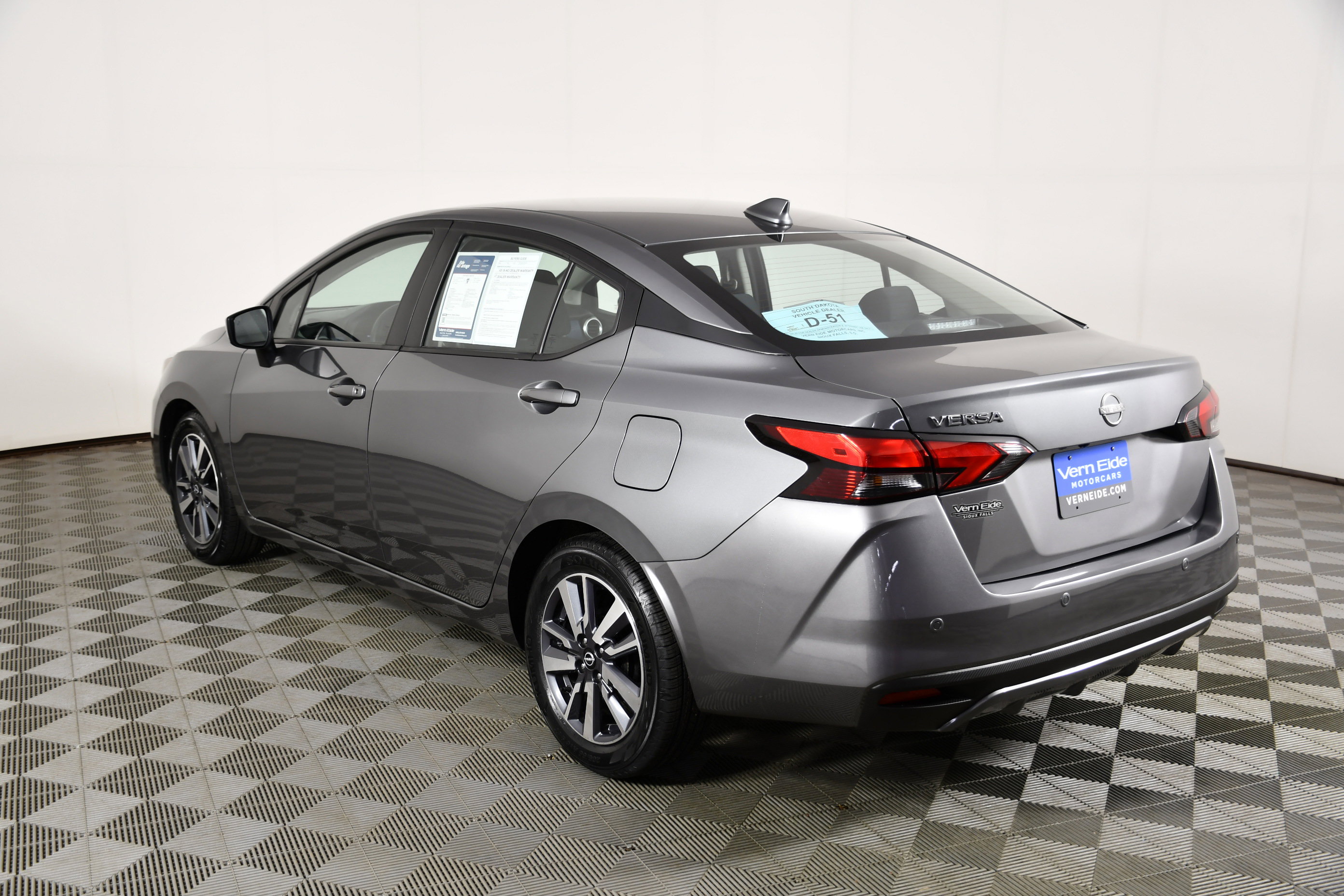 Used 2025 Nissan Versa SV FWD image 8