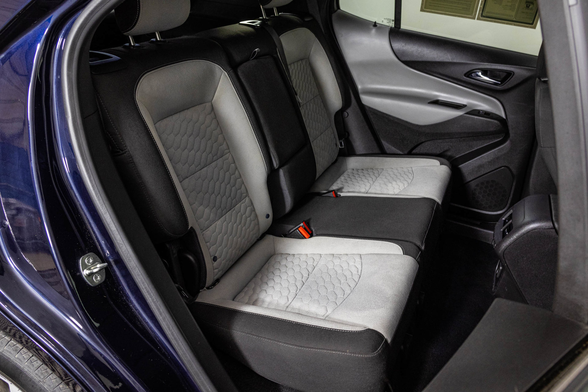Used 2020 Chevrolet Equinox LS w/ LS Convenience Package FWD image 39