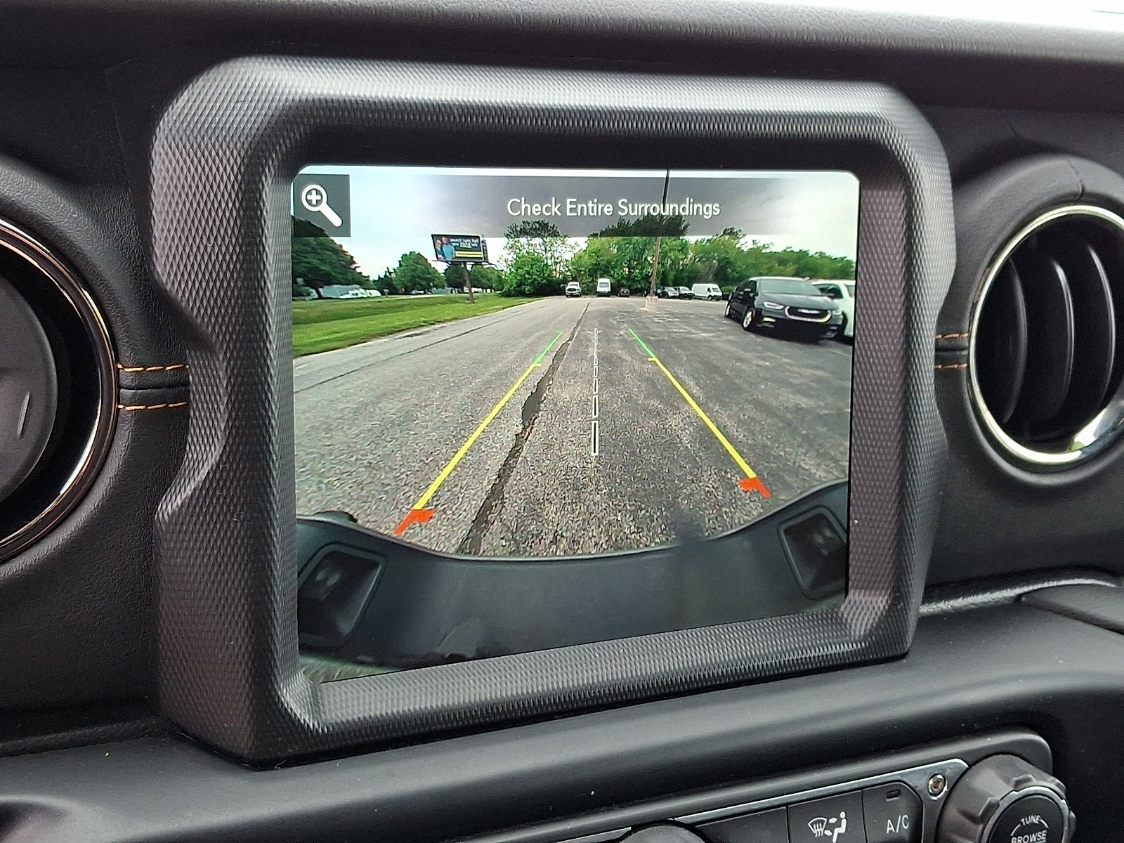 Used 2022 Jeep Gladiator Overland AWD/4WD image 17