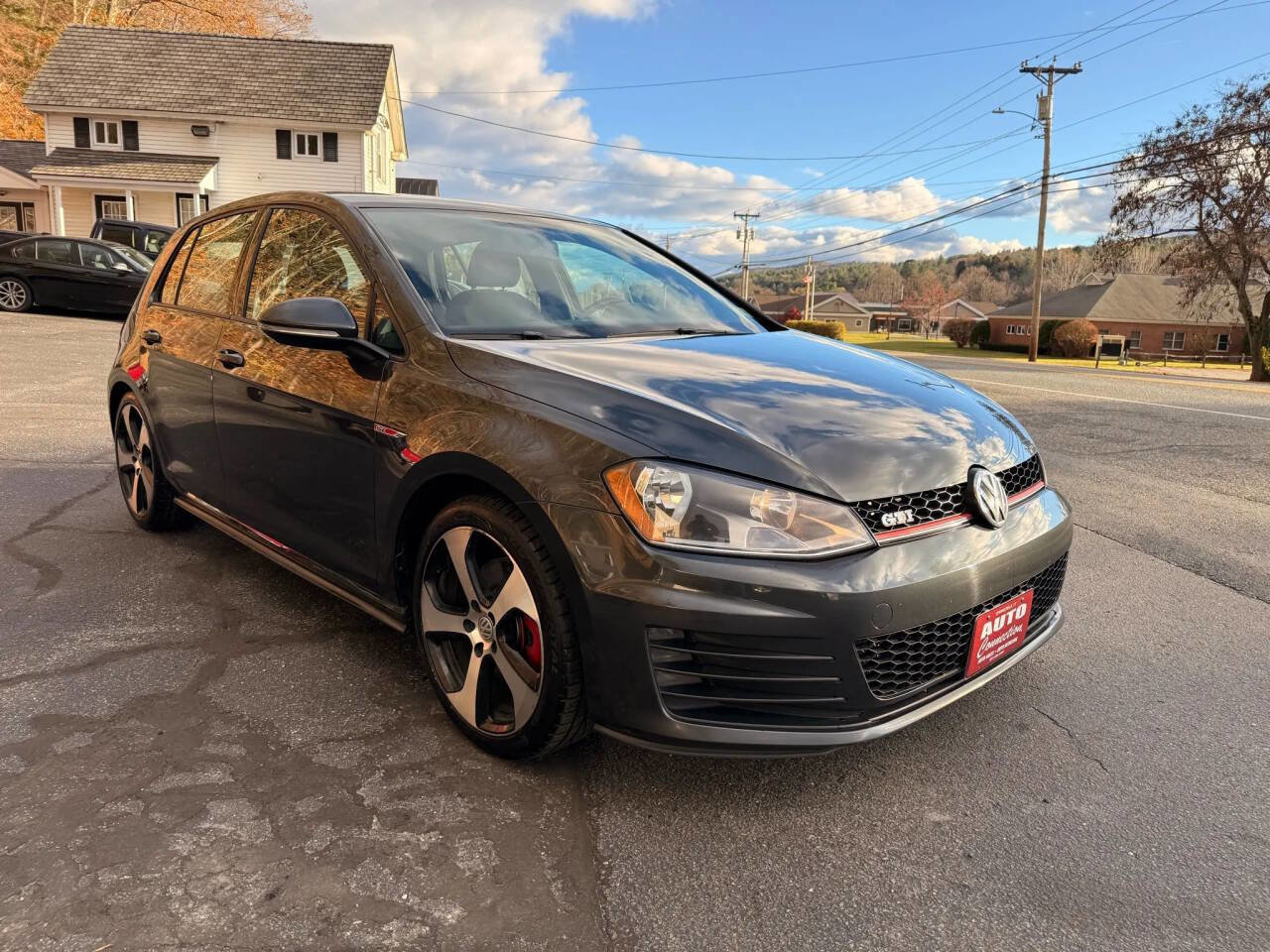 Used 2017 Volkswagen GTI S image 3