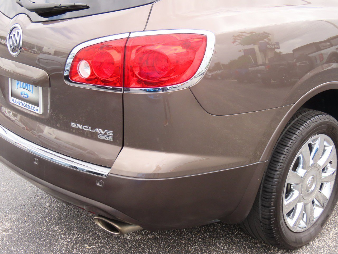 Used 2011 Buick Enclave CXL FWD image 12