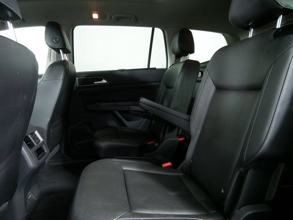 Used 2019 Volkswagen Atlas SEL R-Line AWD/4WD image 16