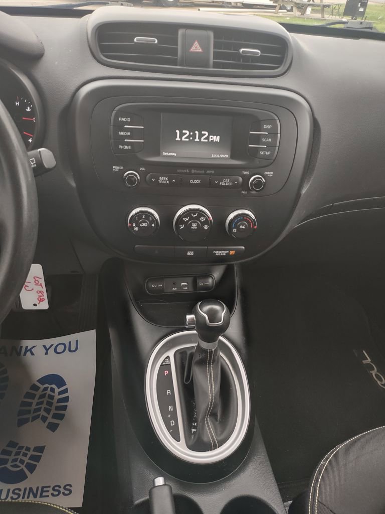 Used 2016 Kia Soul + image 8