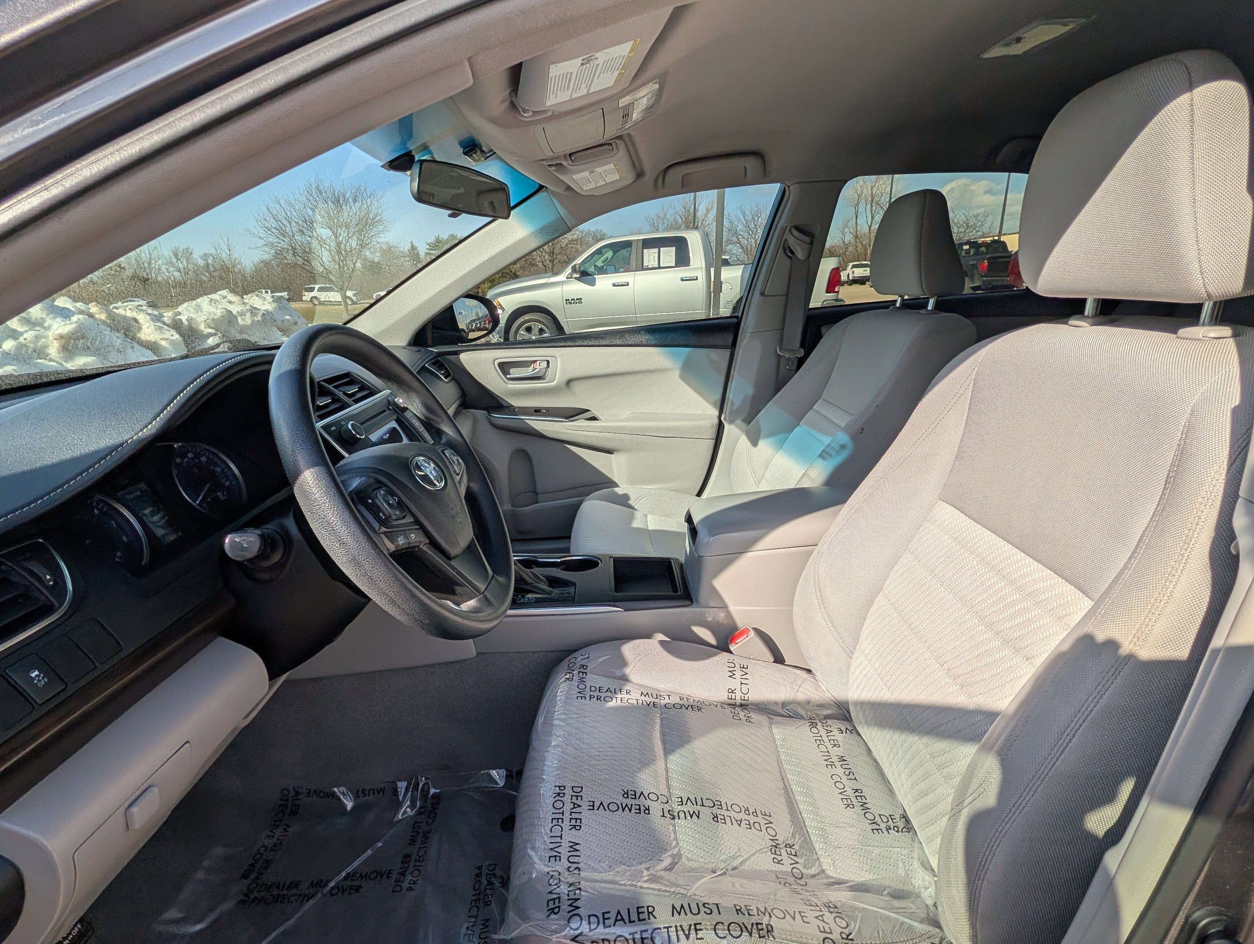 Used 2017 Toyota Camry LE image 10