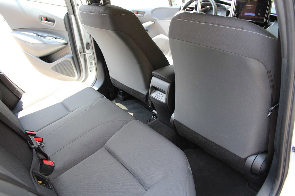 Used 2023 Toyota Corolla LE image 27