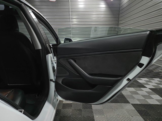 Used 2018 Tesla Model 3 Long Range image 33