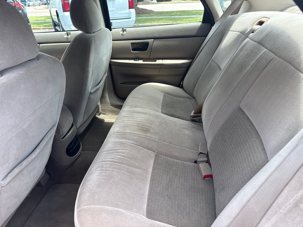 Used 2007 Ford Taurus SE FWD image 10
