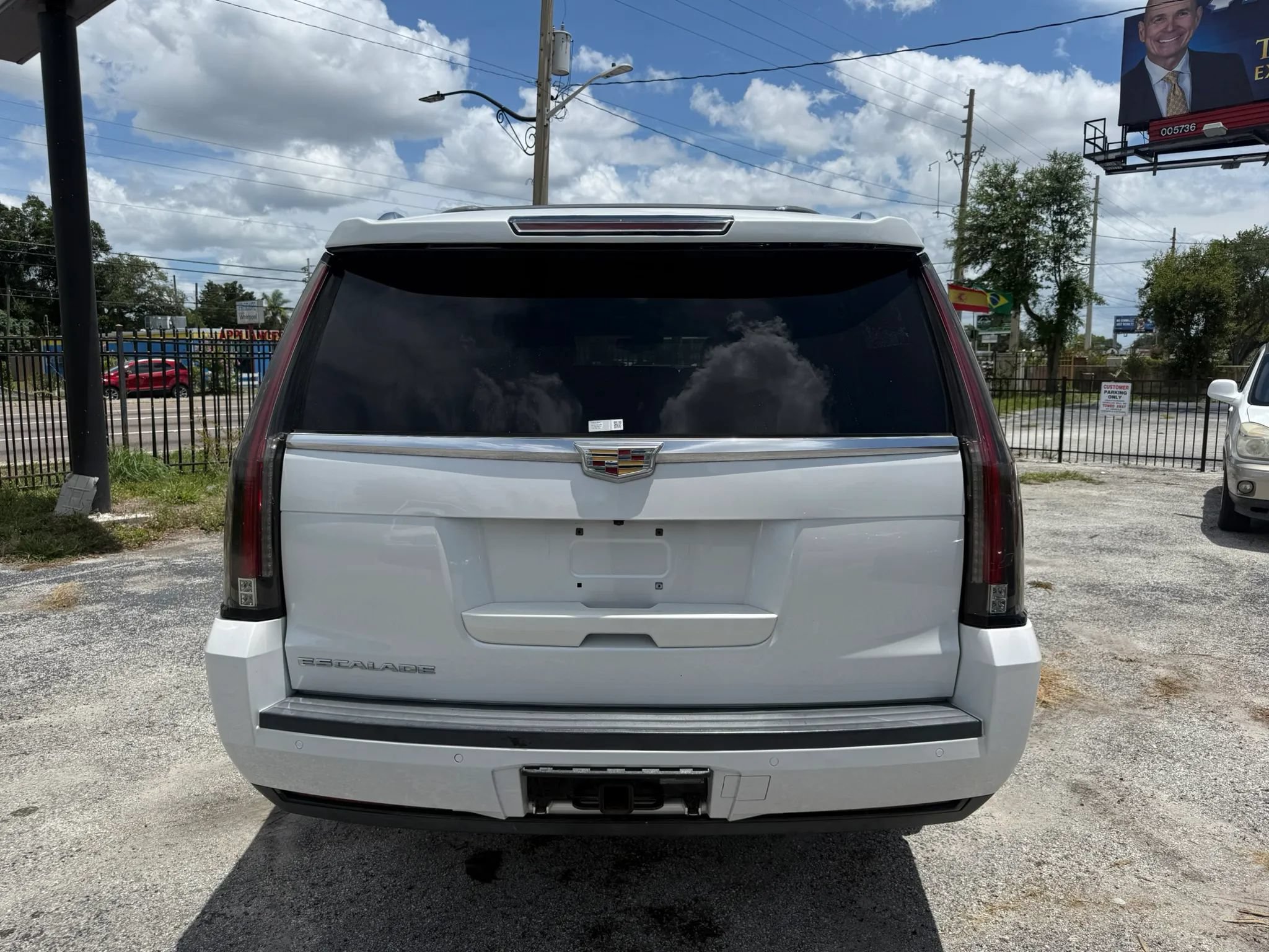 Used 2016 Cadillac Escalade ESV Premium RWD image 8
