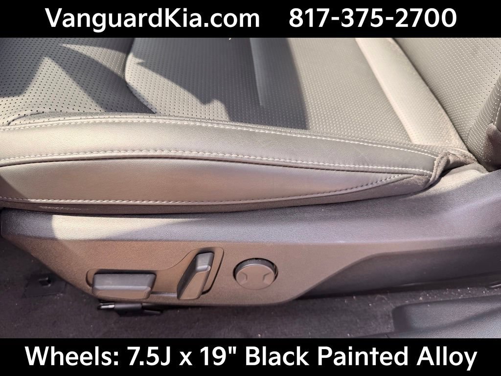 Certified 2025 Kia EV6 Wind RWD image 15