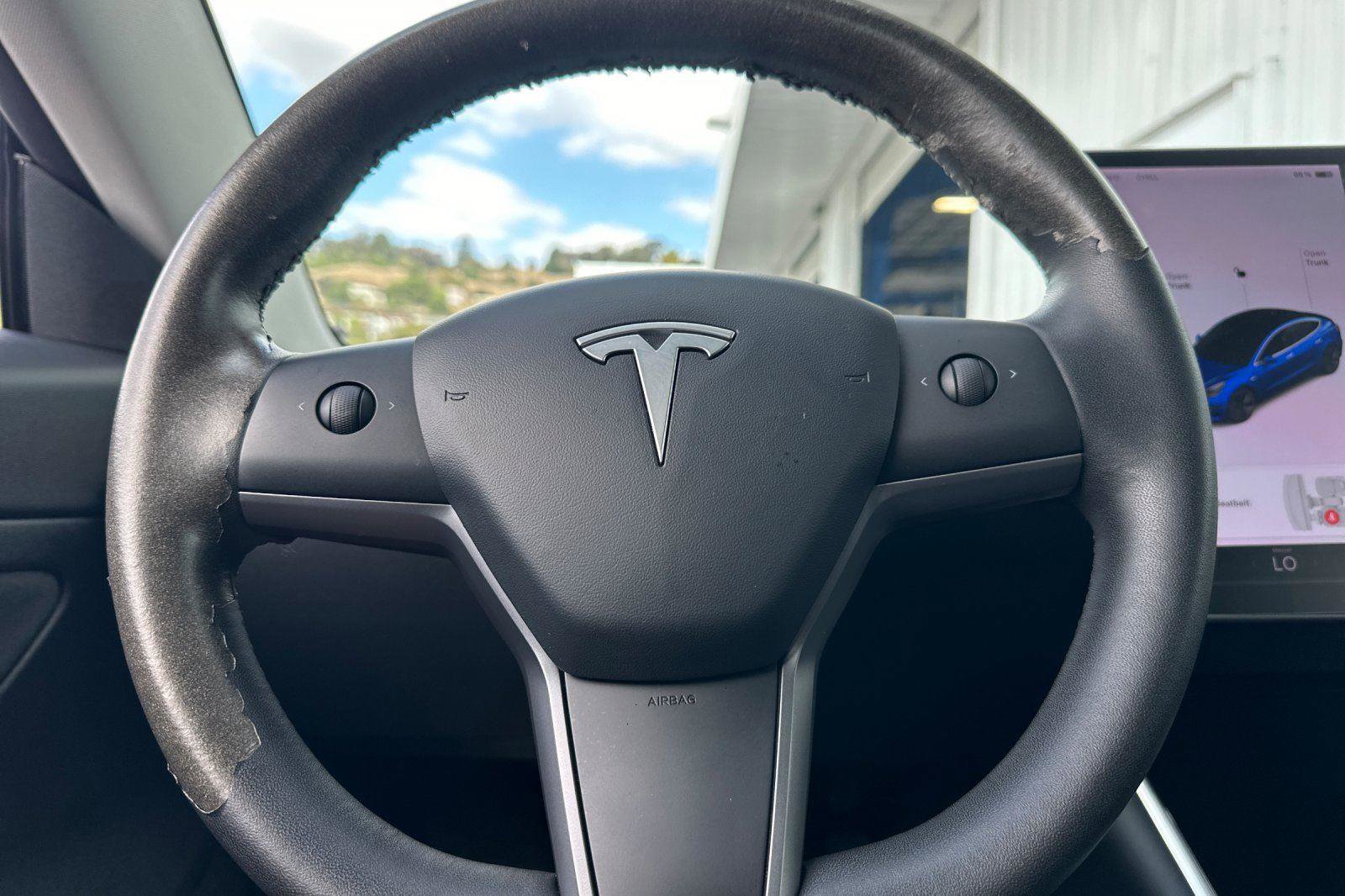 Used 2020 Tesla Model 3 Standard Range Plus image 21