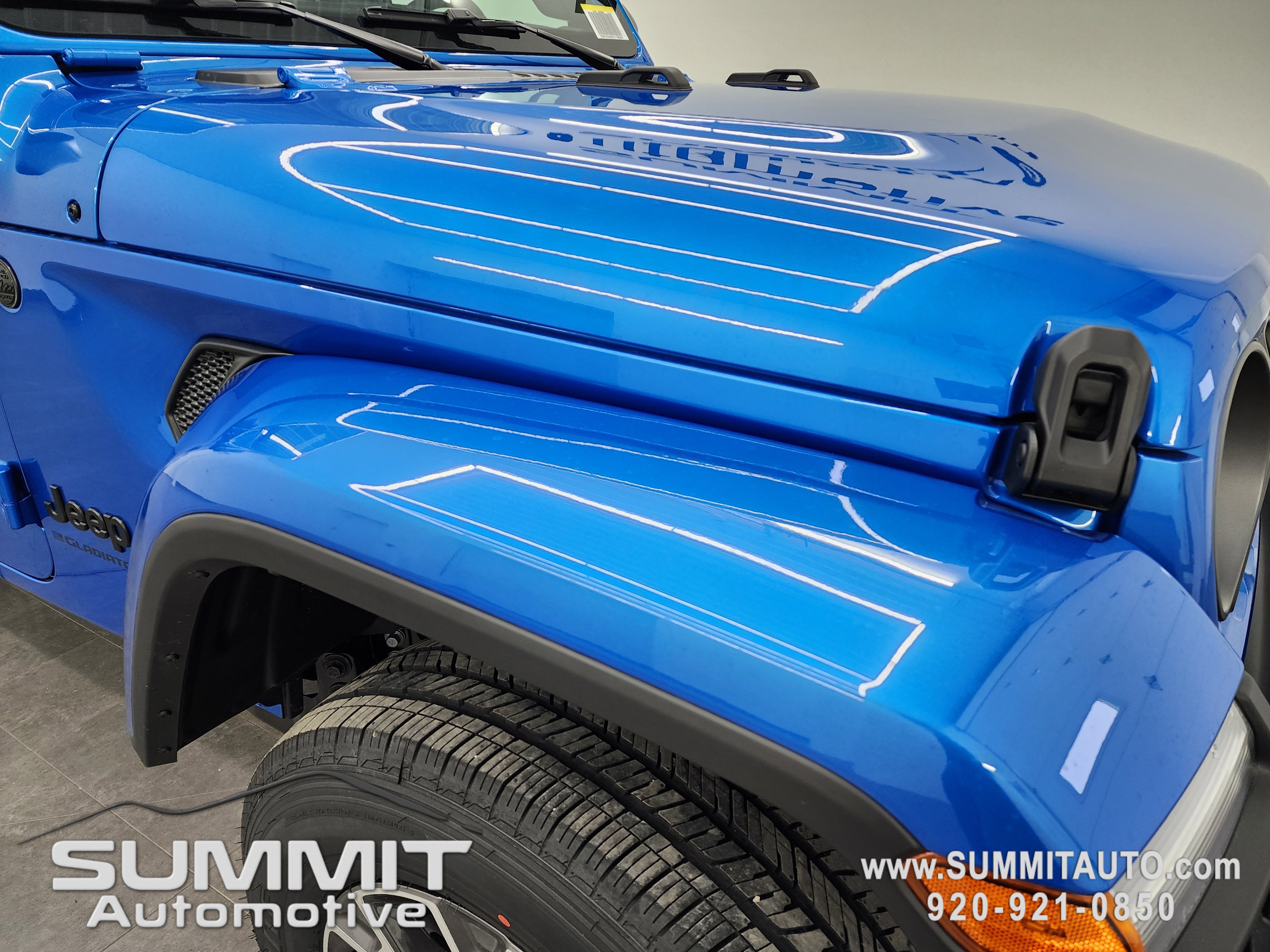 New 2026 Jeep Gladiator Sahara image 24