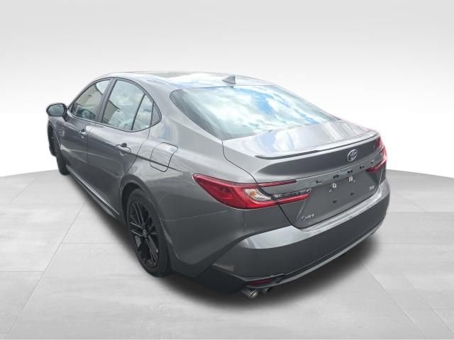 Used 2025 Toyota Camry SE image 4