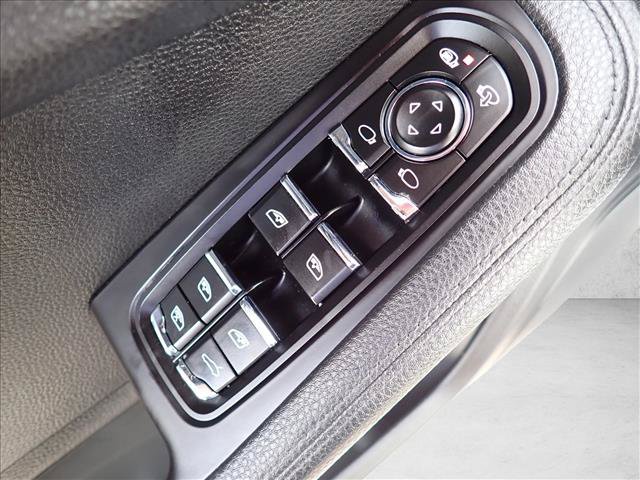 Used 2018 Porsche Macan AWD/4WD image 18