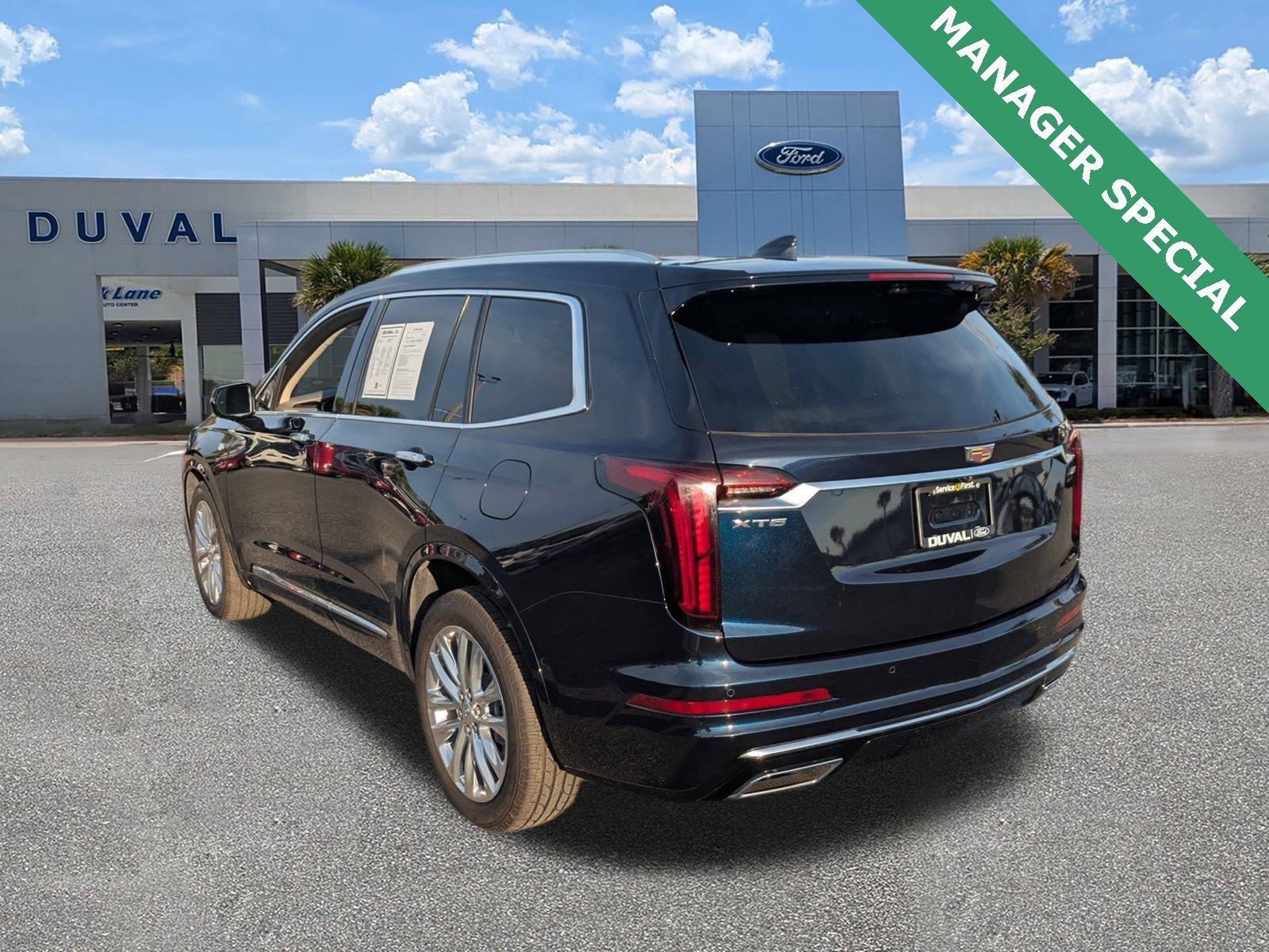 Used 2022 Cadillac XT6 Premium Luxury w/ Technology Package image 6