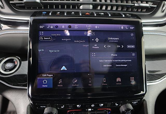 Used 2024 Jeep Grand Cherokee Trailhawk w/ Luxury Tech Group III image 35