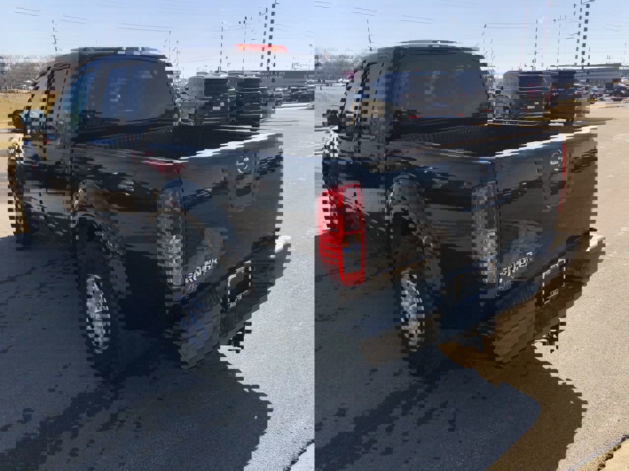 Used 2019 Nissan Frontier S image 4