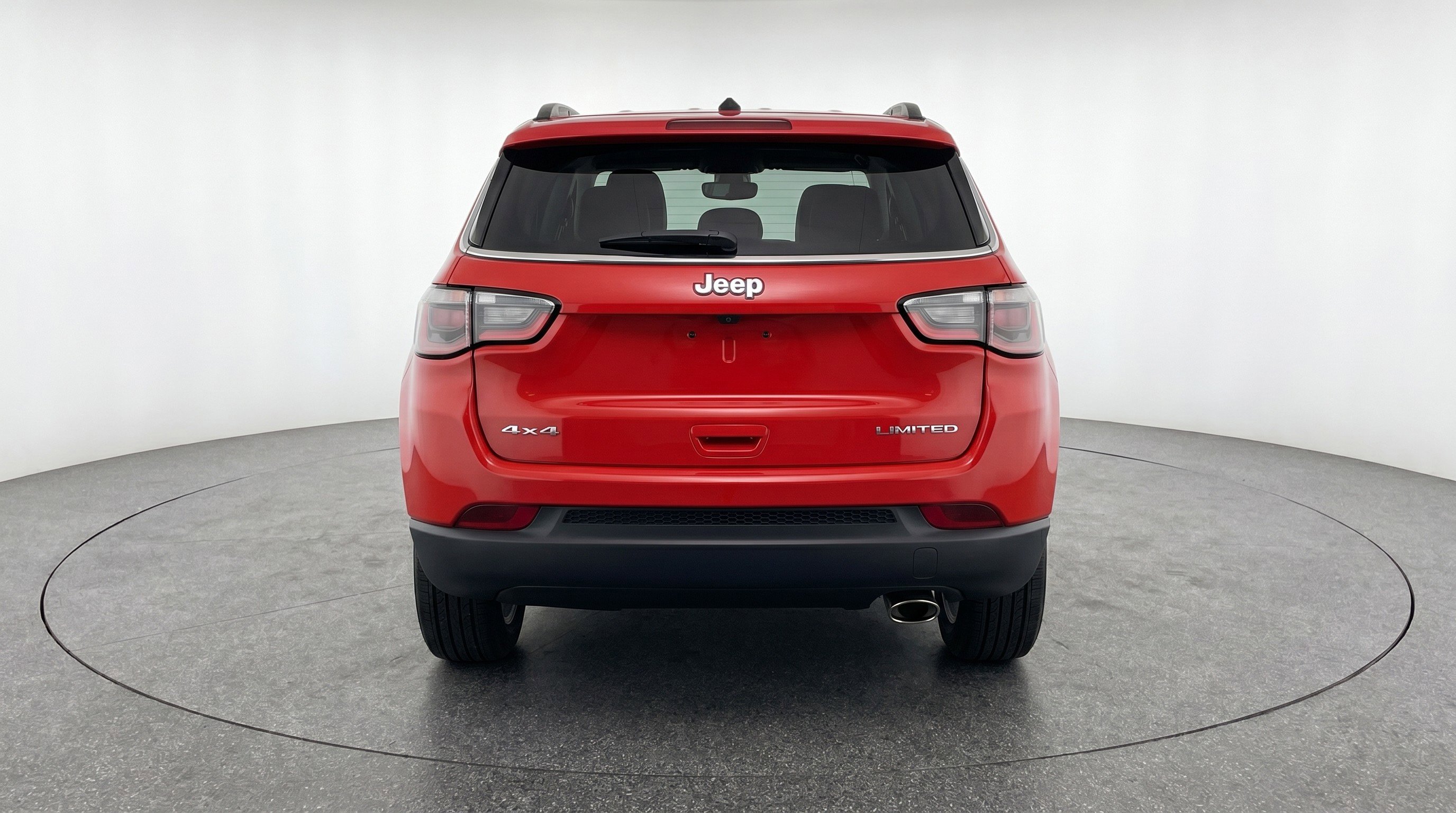 Used 2025 Jeep Compass Latitude AWD/4WD image 7