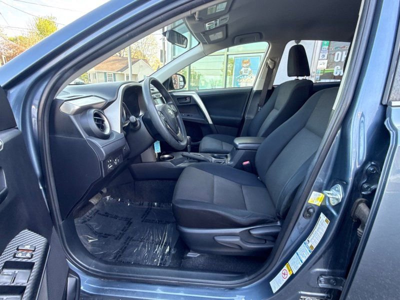Used 2014 Toyota RAV4 LE AWD/4WD image 11