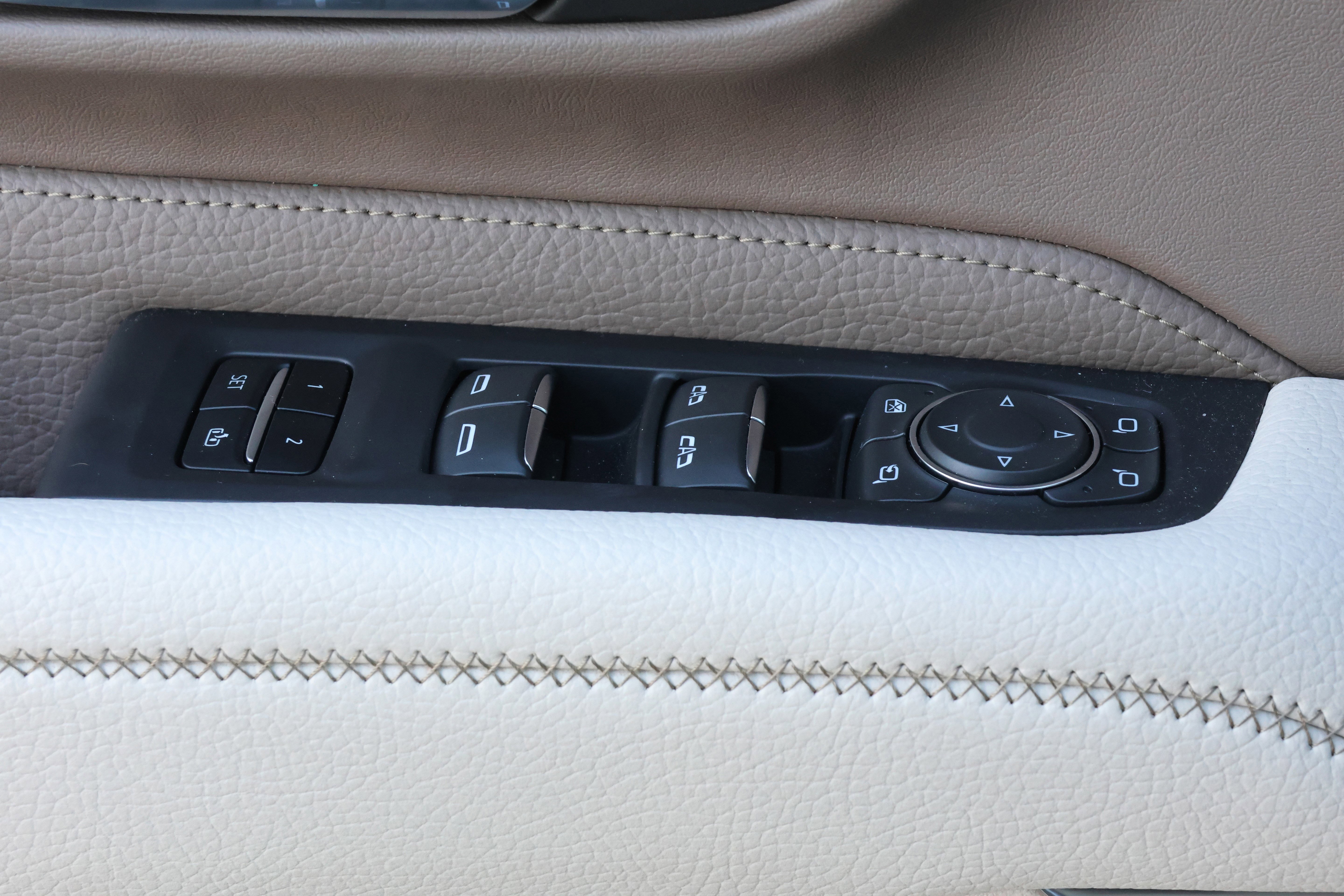 Used 2024 GMC Yukon XL Denali w/ Denali Reserve Package image 14