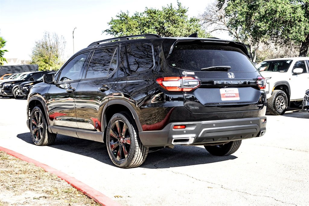 Used 2025 Honda Pilot Black Edition image 7