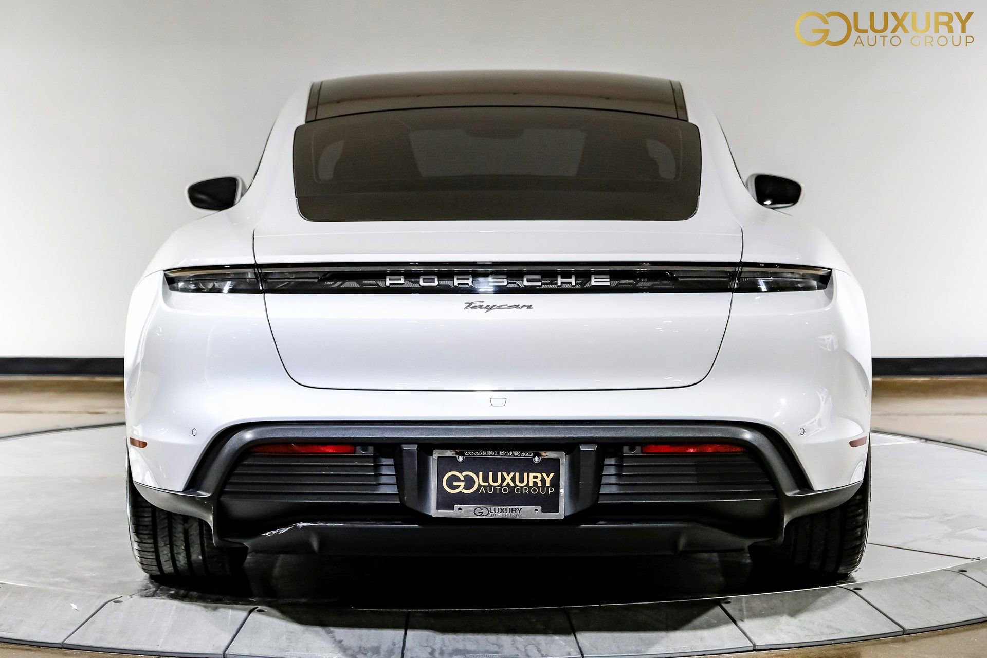 Used 2023 Porsche Taycan image 11