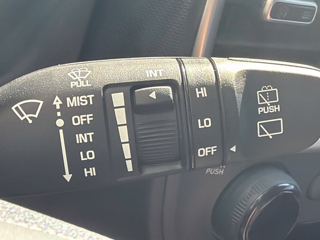 New 2026 Hyundai Venue SEL FWD image 32