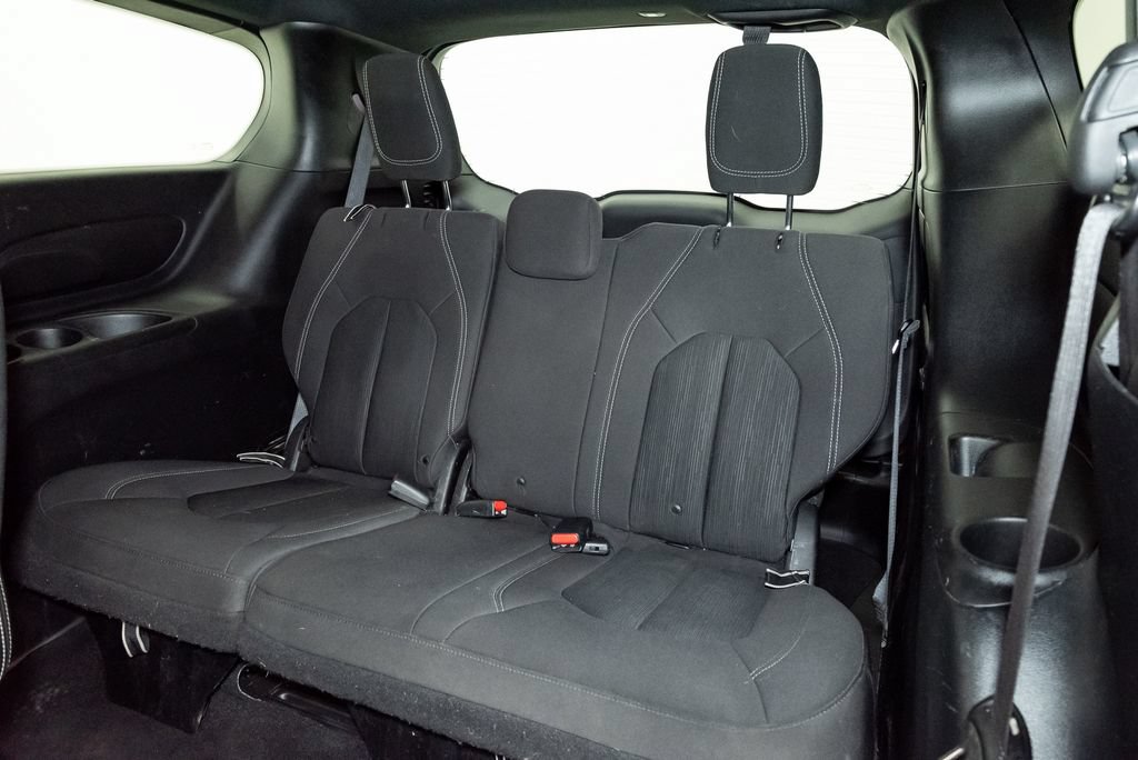 Used 2019 Chrysler Pacifica Touring Plus w/ S Appearance Package FWD image 21