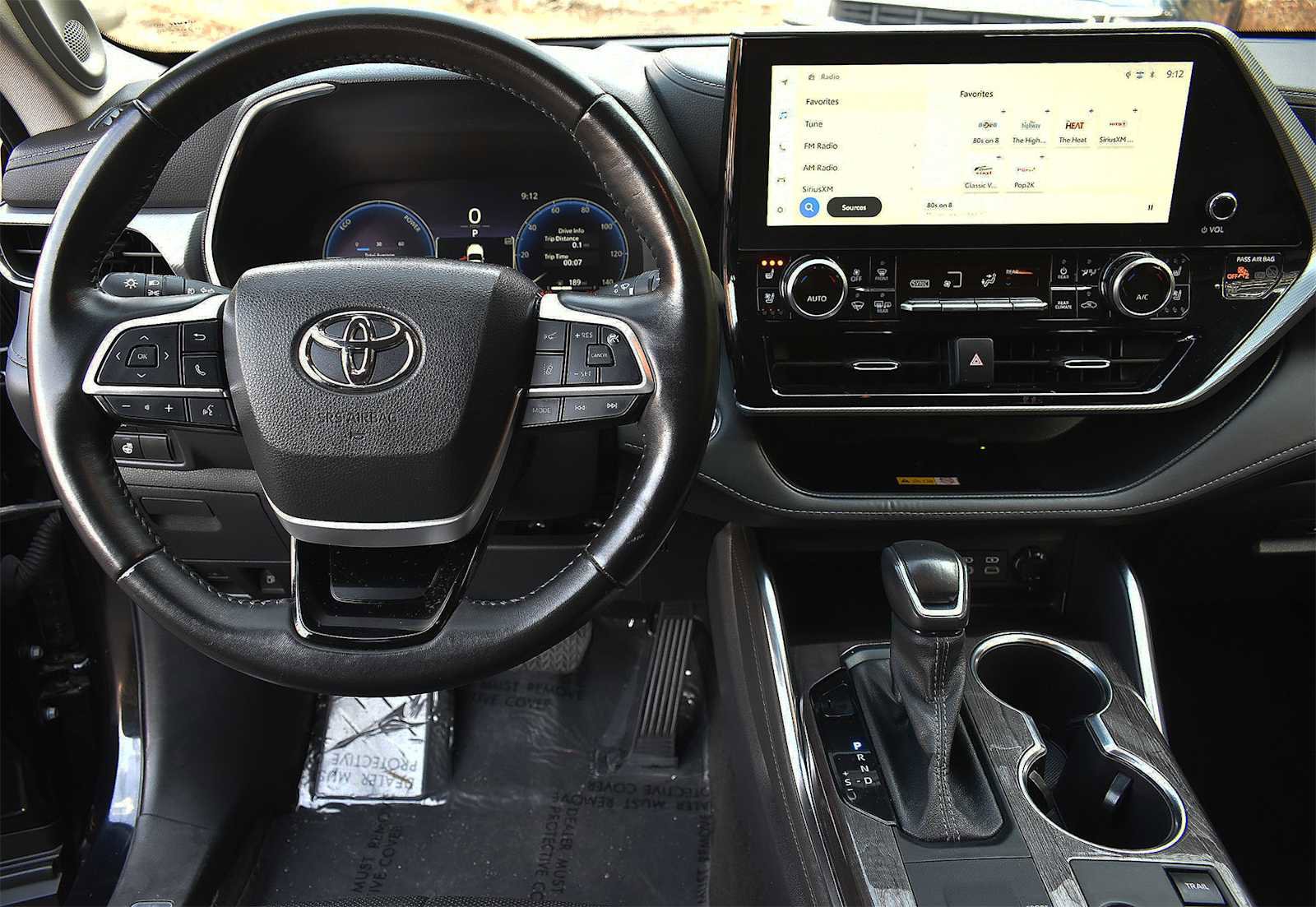 Used 2023 Toyota Highlander Platinum image 14