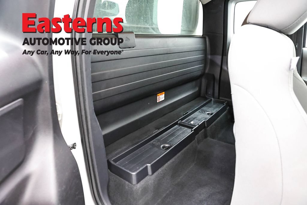 Used 2018 Toyota Tacoma SR RWD image 23