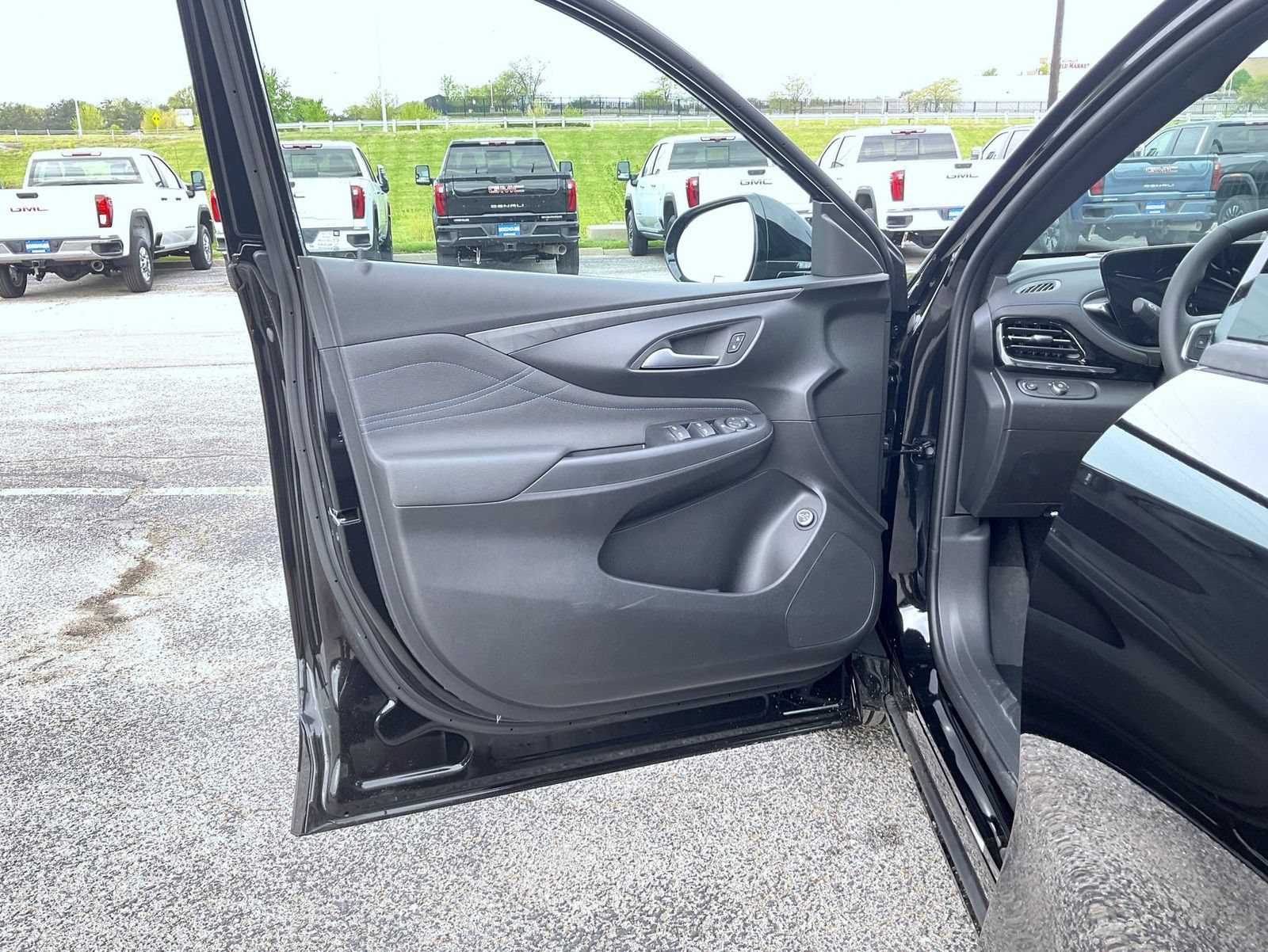 New 2026 Buick Envista Sport Touring w/ Convenience I Package FWD image 9
