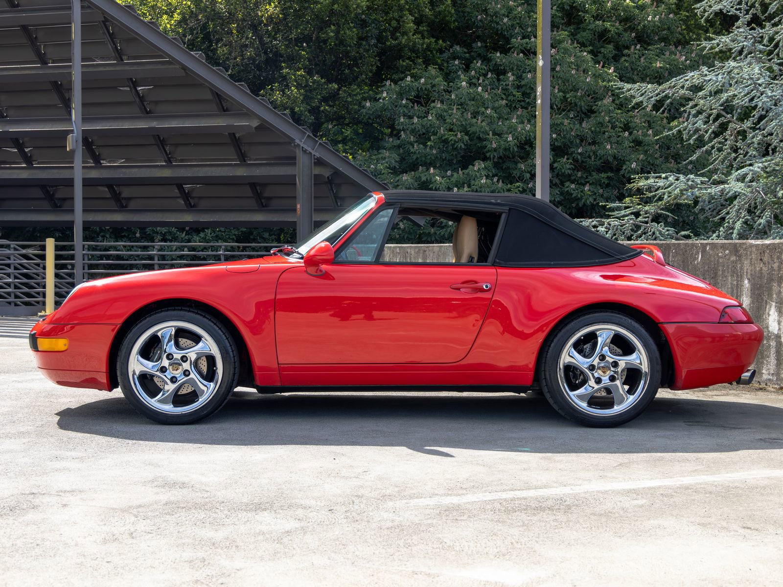 Used 1997 Porsche 911 Carrera RWD image 2